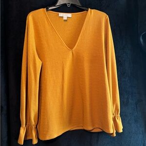 MICHAEL Michael Kors V-Neck Gold Blouse